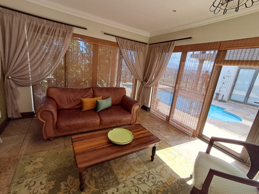 5 Bedroom Property for Sale in Avonddans Western Cape